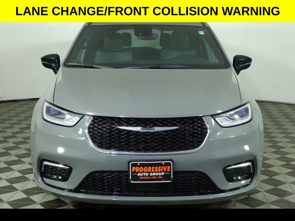 Used 2025 Chrysler Pacifica Select image 7