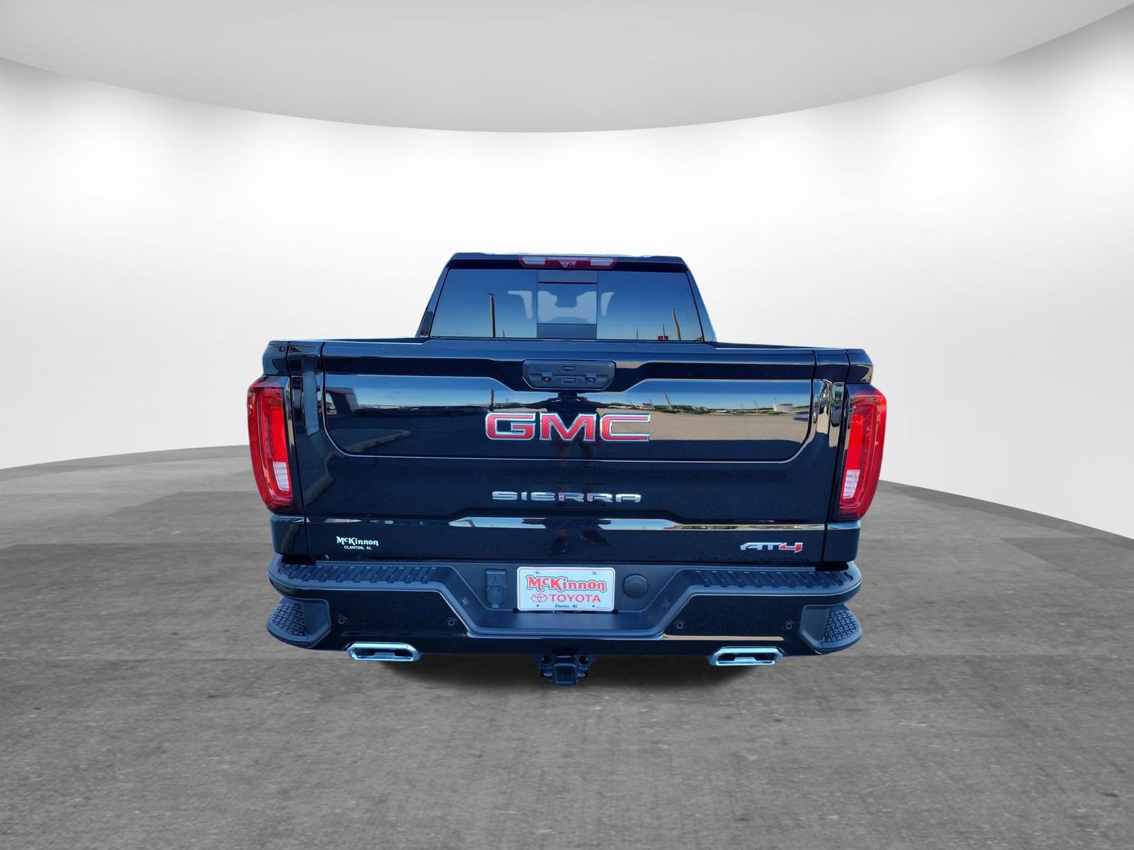 Used 2025 GMC Sierra 1500 AT4 w/ AT4 Premium Package AWD/4WD image 6