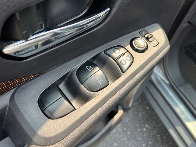 Used 2024 Nissan Kicks SR FWD image 26