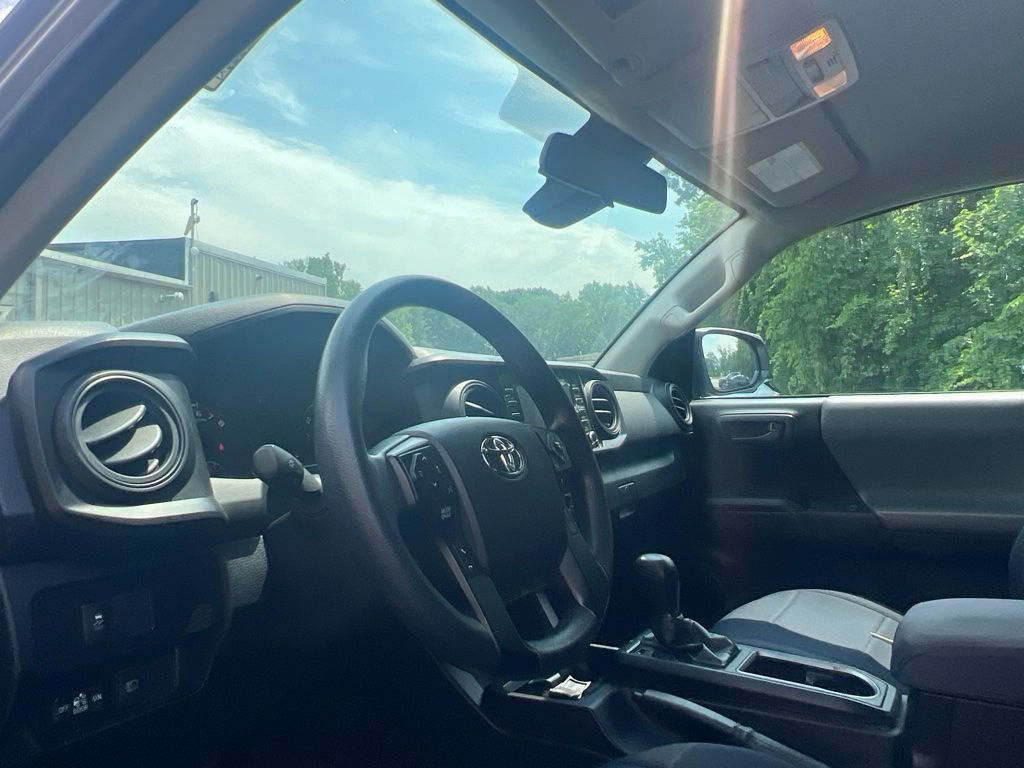 Used 2021 Toyota Tacoma SR AWD/4WD image 11