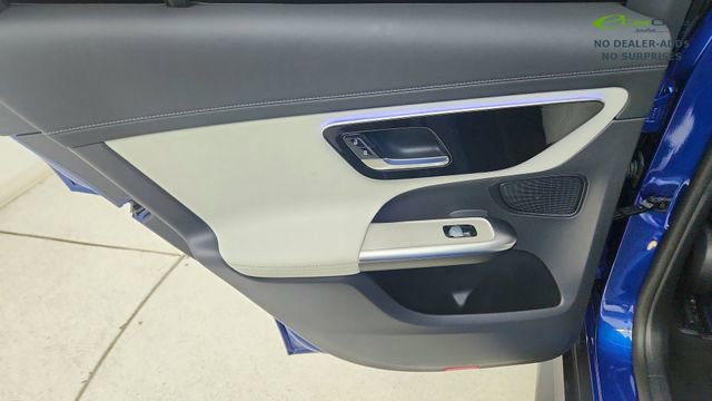 Used 2025 Mercedes-Benz GLC 350e 4MATIC w/ AMG Line image 34