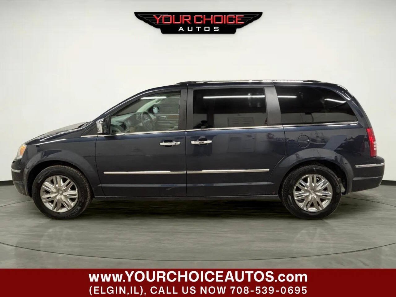 Used 2008 Chrysler Town & Country Limited w/ Trailer Tow Group FWD image 2