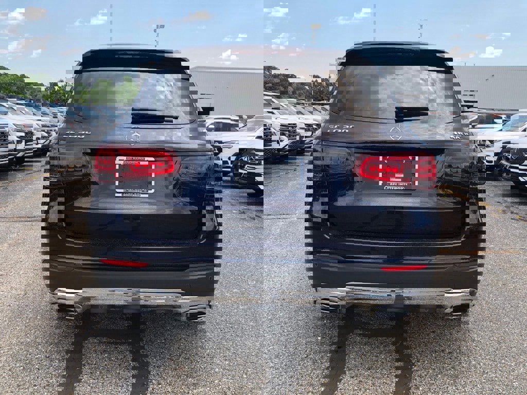 Used 2021 Mercedes-Benz GLC 300 4MATIC w/ Multimedia Package image 5