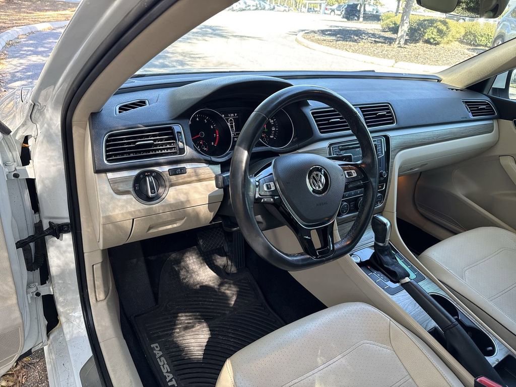 Used 2016 Volkswagen Passat 1.8T SE image 12