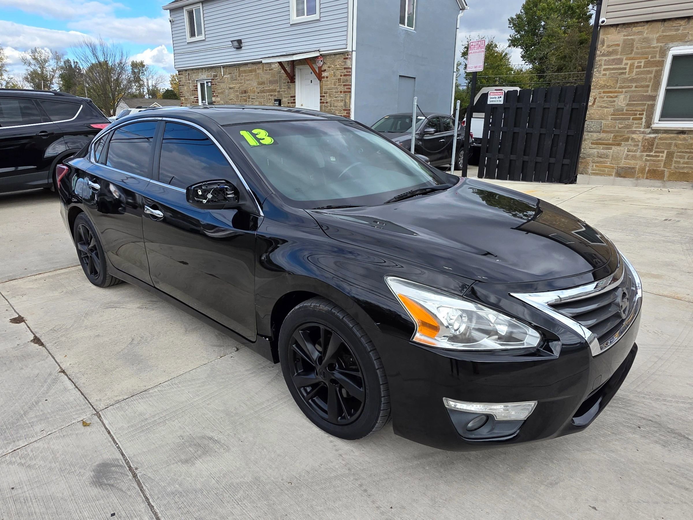 Used 2013 Nissan Altima 2.5 SL w/ Technology Pkg FWD image 4