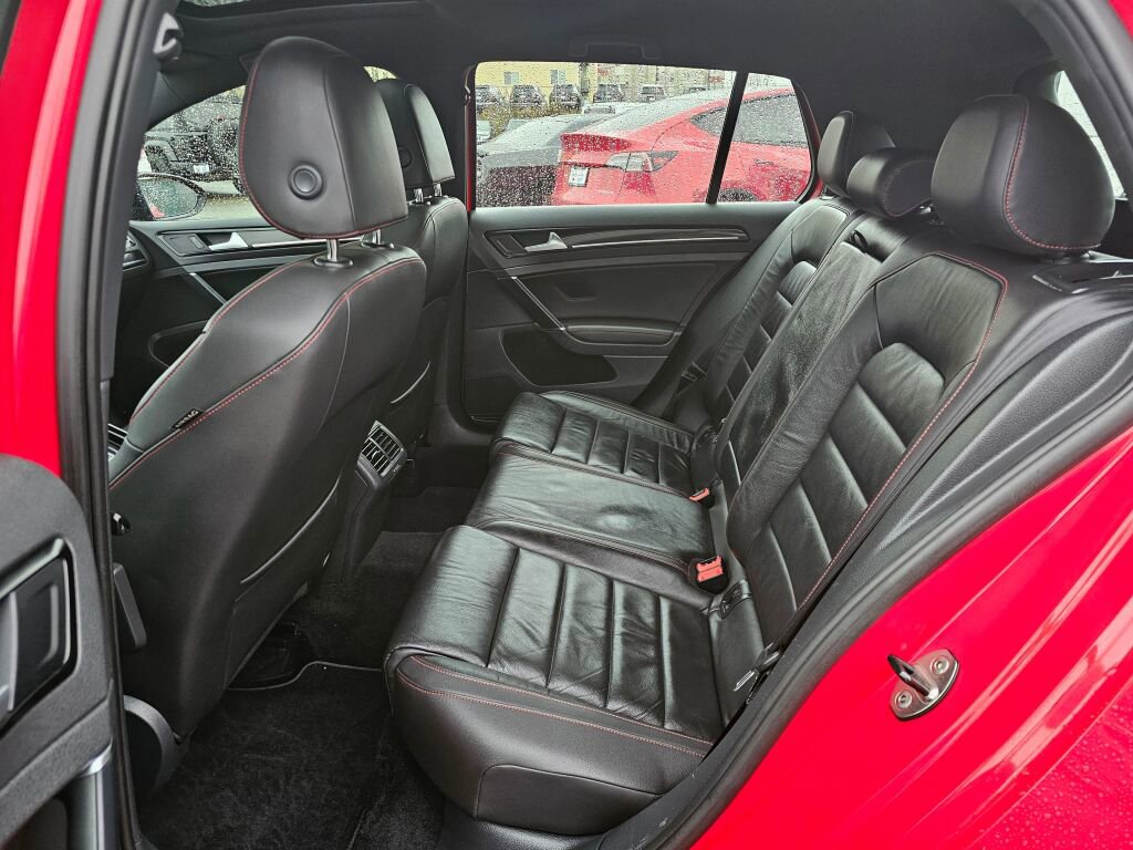 Used 2015 Volkswagen Golf image 15