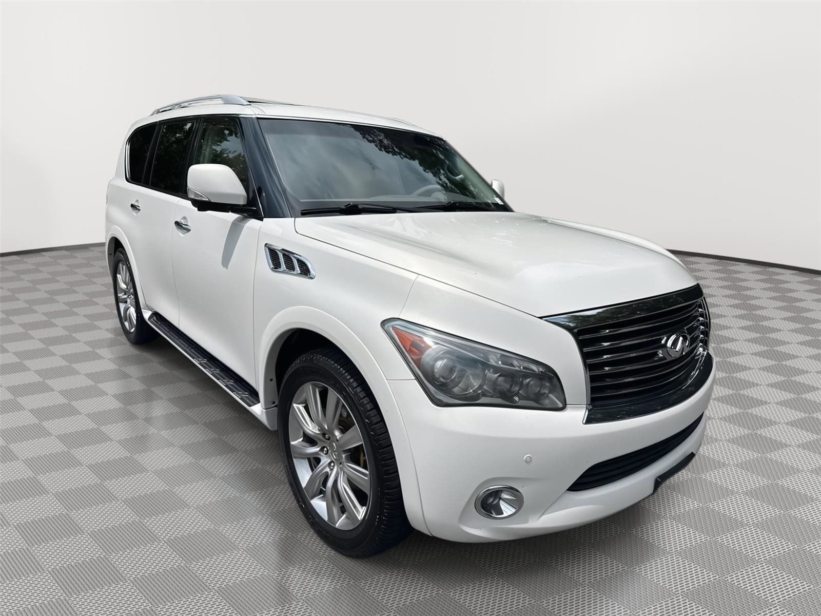 Used 2012 INFINITI QX56 4WD w/ Theater Pkg image 4
