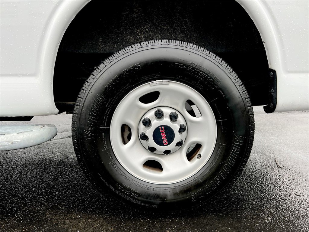 Used 2022 GMC Savana 2500 w/ Driver Convenience Package image 25