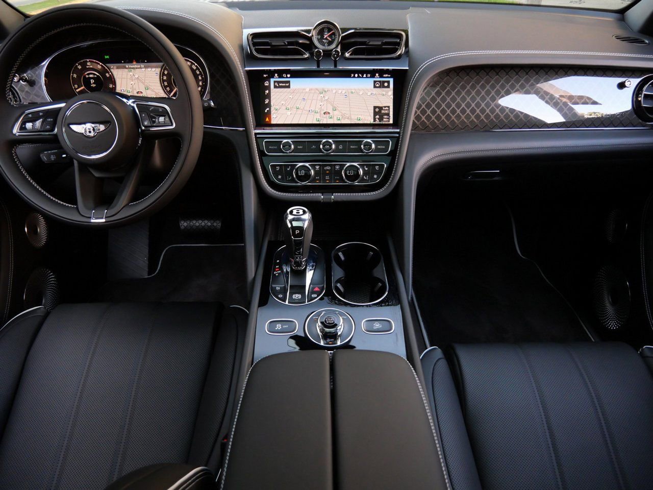 Used 2025 Bentley Bentayga AWD/4WD image 4