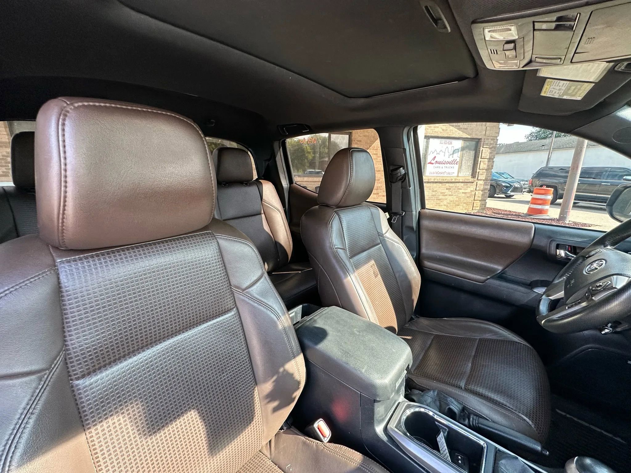 Used 2018 Toyota Tacoma Limited image 13