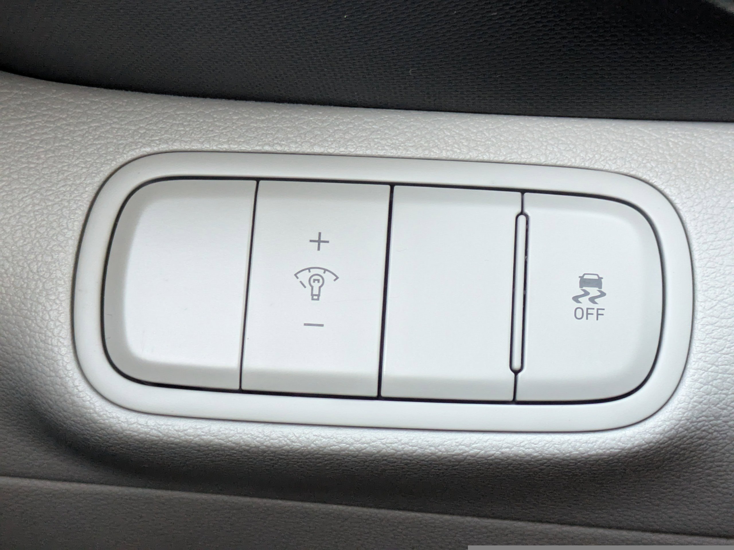 Used 2024 Hyundai Venue SEL image 29