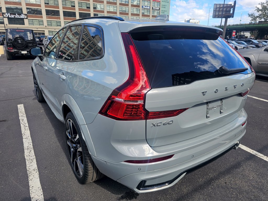 Certified 2024 Volvo XC60 B5 Ultimate w/ Climate Package AWD/4WD image 25
