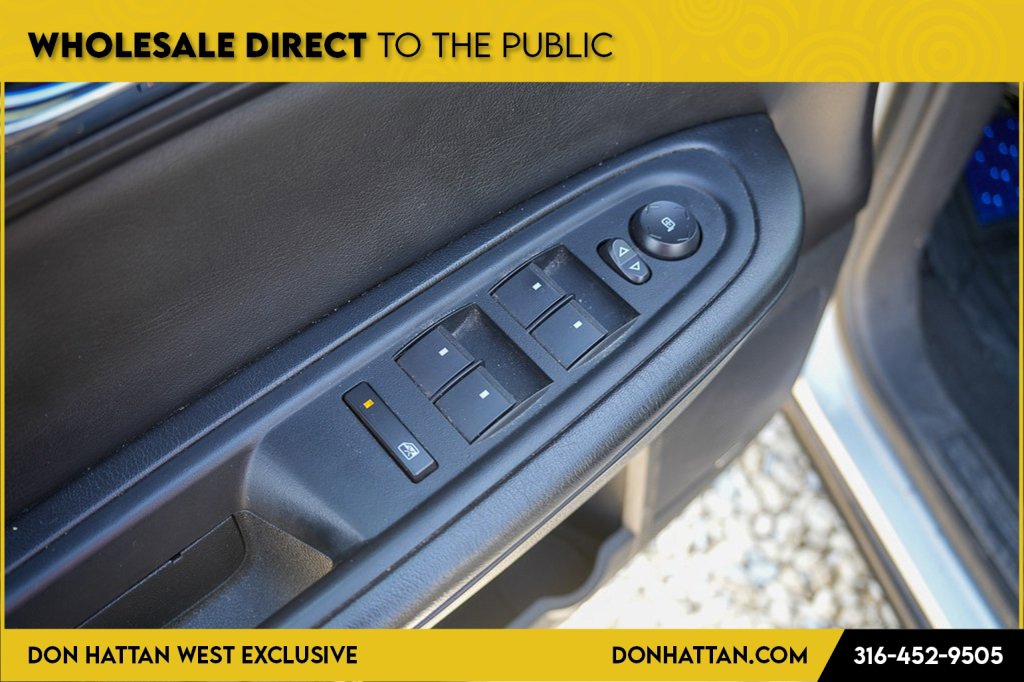 Used 2015 Chevrolet Traverse LT image 16