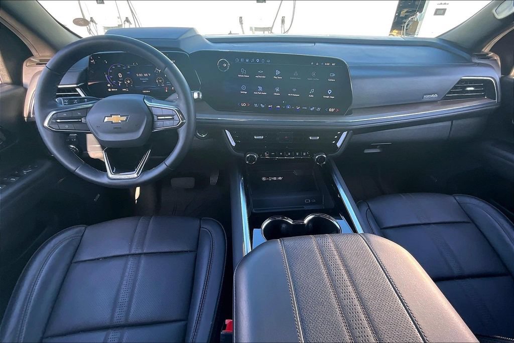 Used 2025 Chevrolet Tahoe High Country AWD/4WD image 14