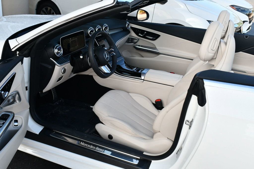 Used 2024 Mercedes-Benz CLE 450 4MATIC Cabriolet image 54