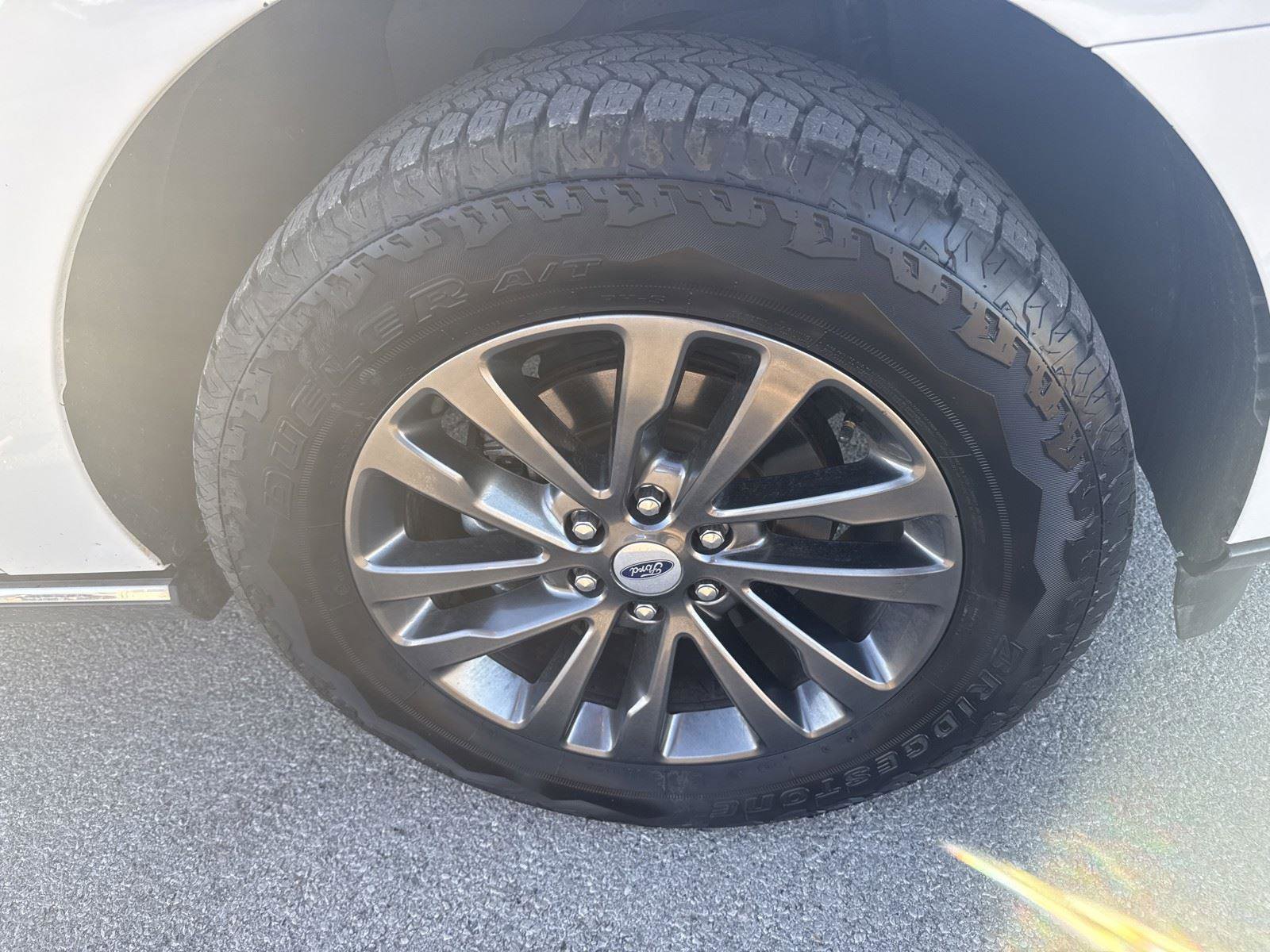 Used 2021 Ford Expedition Limited image 16