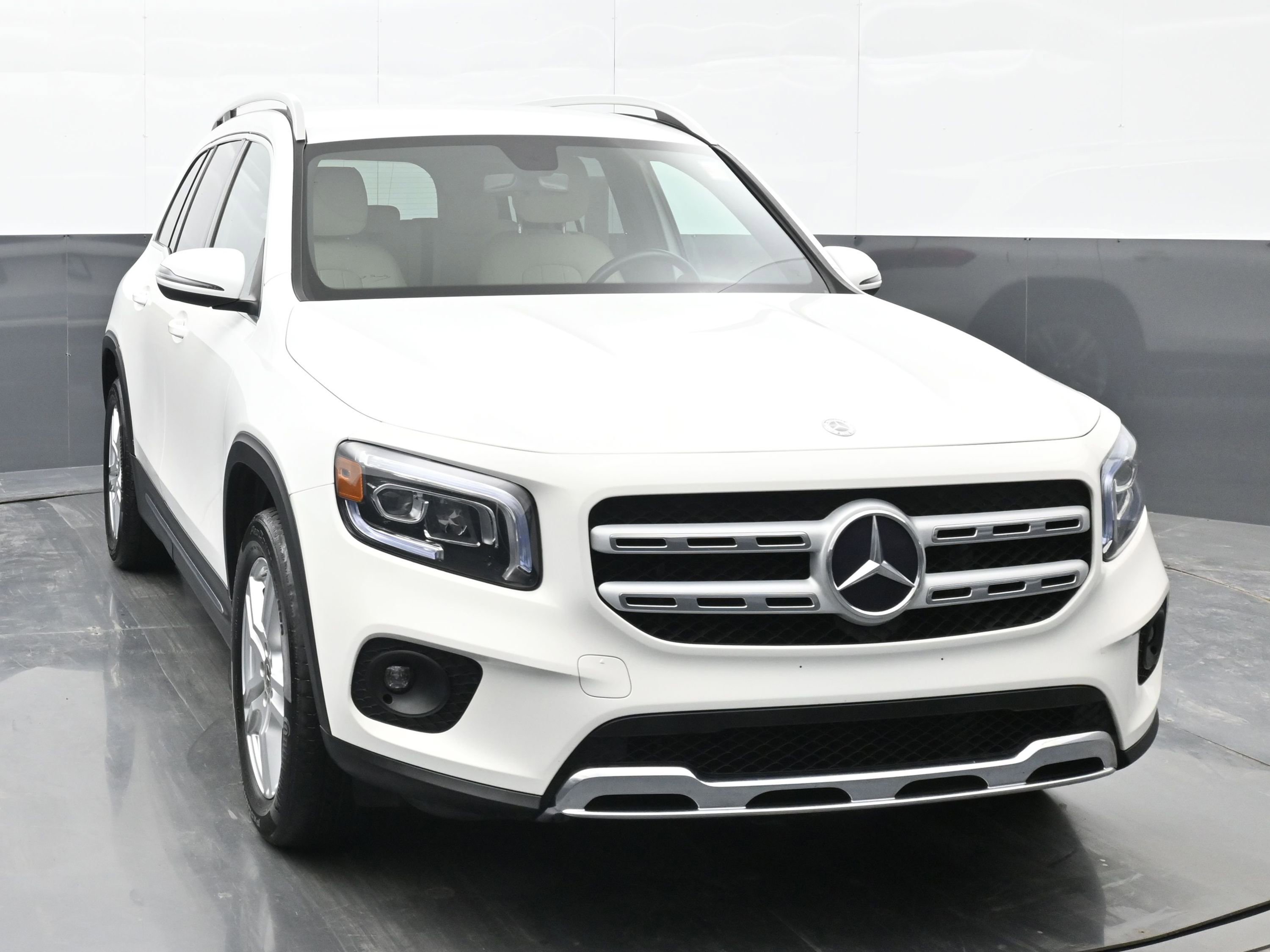 Used 2020 Mercedes-Benz GLB 250 image 3