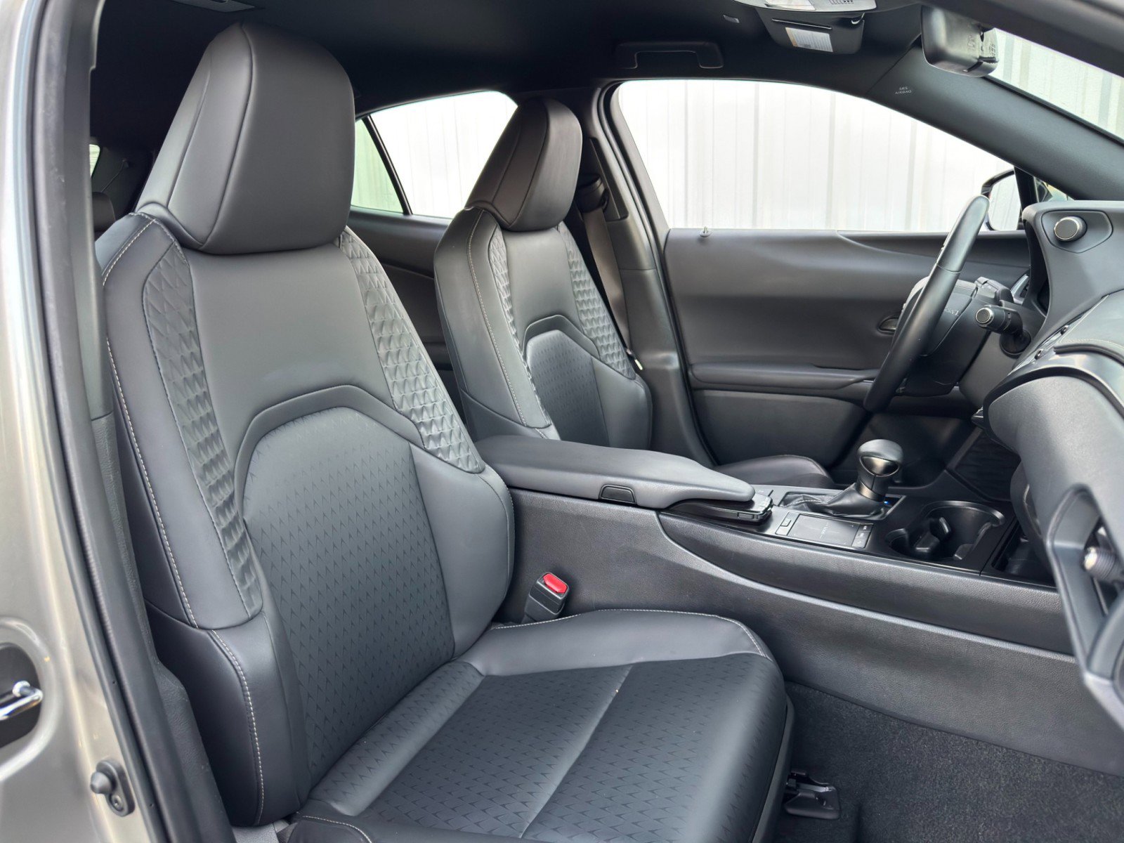 Used 2022 Lexus UX 200 image 34