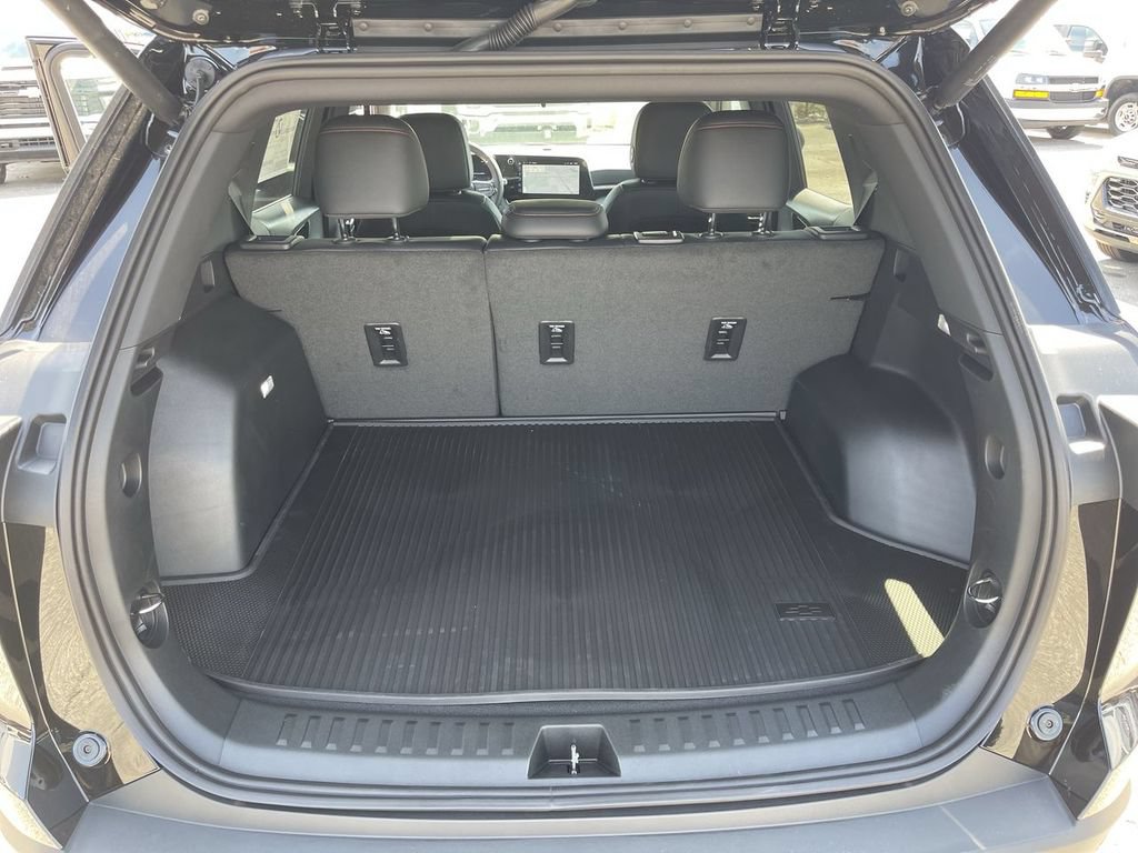 New 2027 Chevrolet Equinox RS w/ LPO, Floor Liner Package FWD image 23