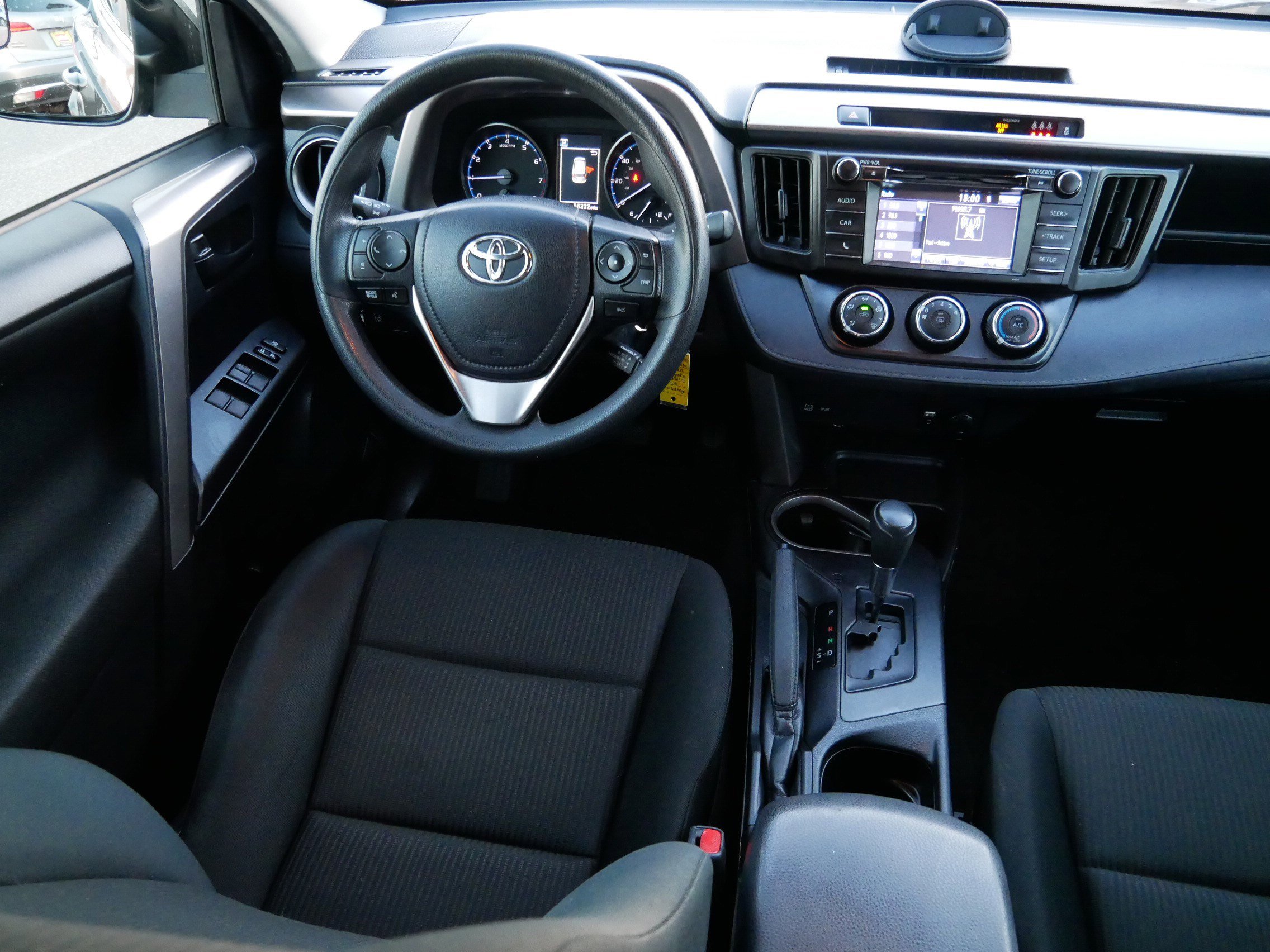 Used 2018 Toyota RAV4 LE w/ All Weather Liner Package image 9