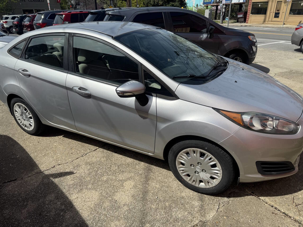 Used 2014 Ford Fiesta SE w/ Comfort Package FWD image 6