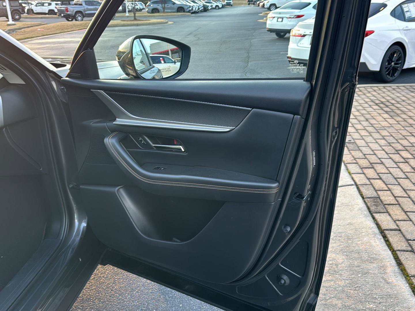 Used 2024 MAZDA CX-90 Plug-In Hybrid w/ Premium Pkg image 12