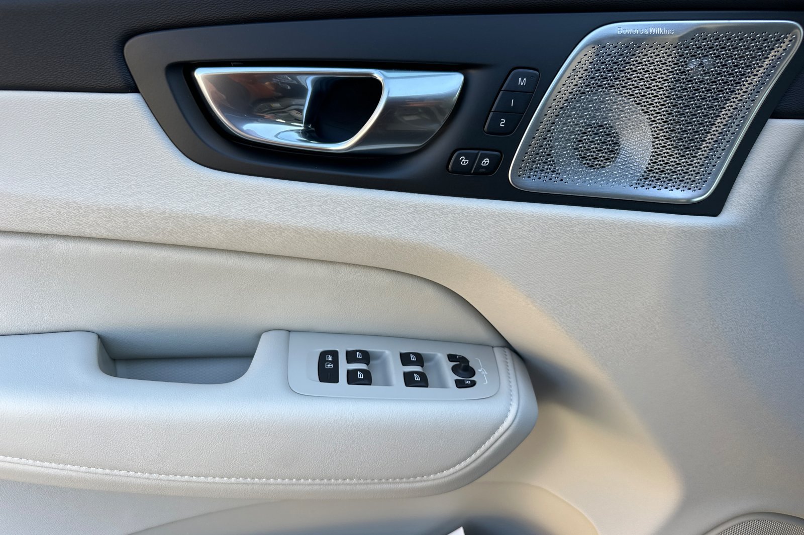 New 2026 Volvo XC60 T8 Ultra AWD/4WD image 8
