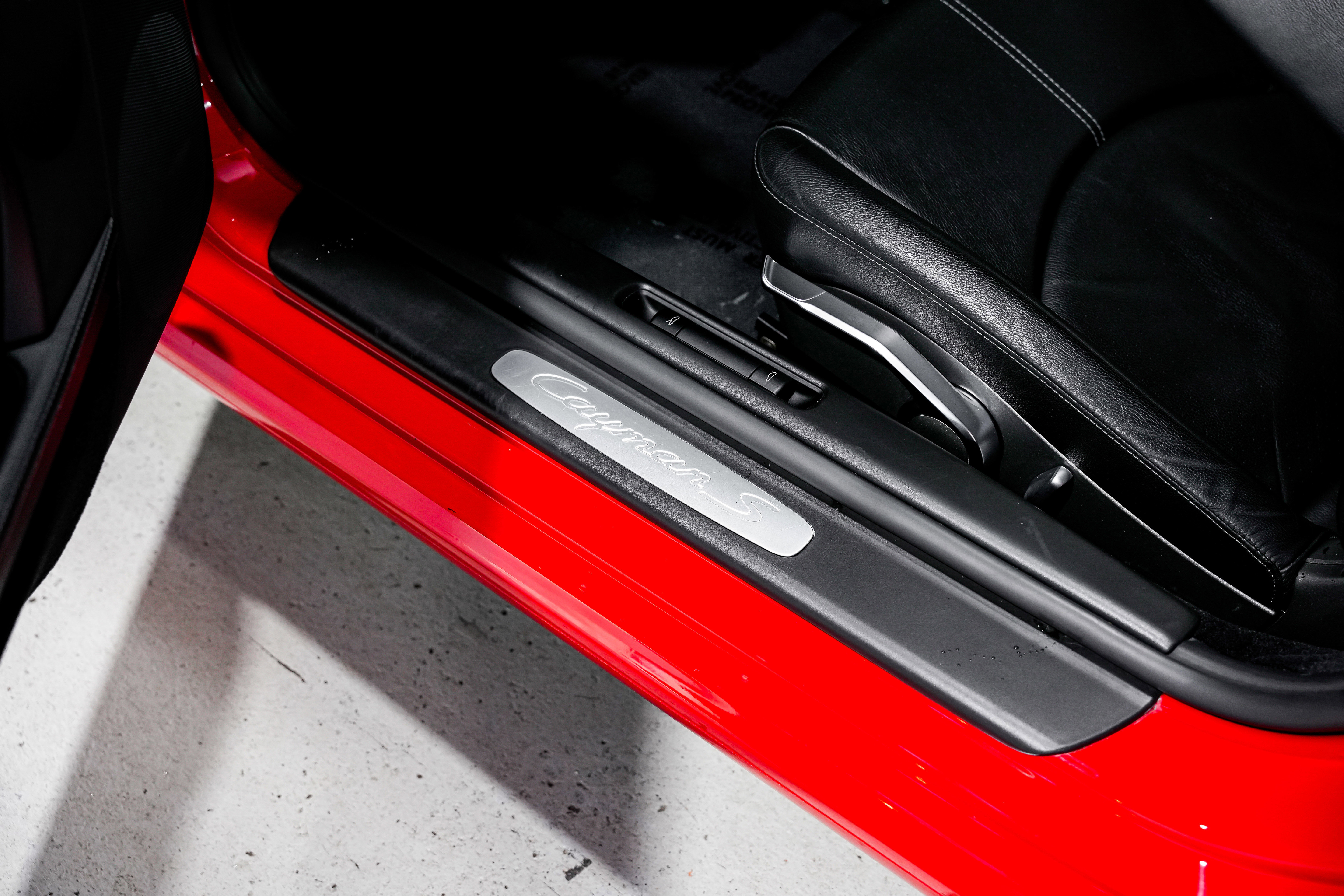 Used 2012 Porsche Cayman S image 18