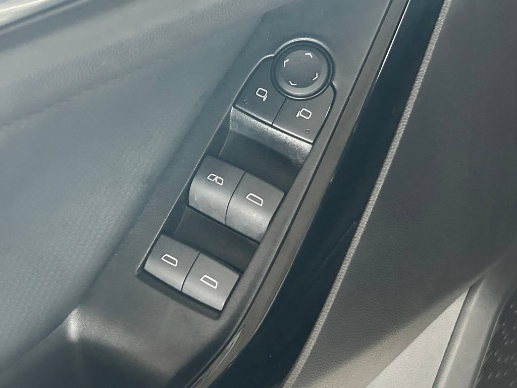 Used 2025 Chevrolet Equinox LT AWD/4WD image 17