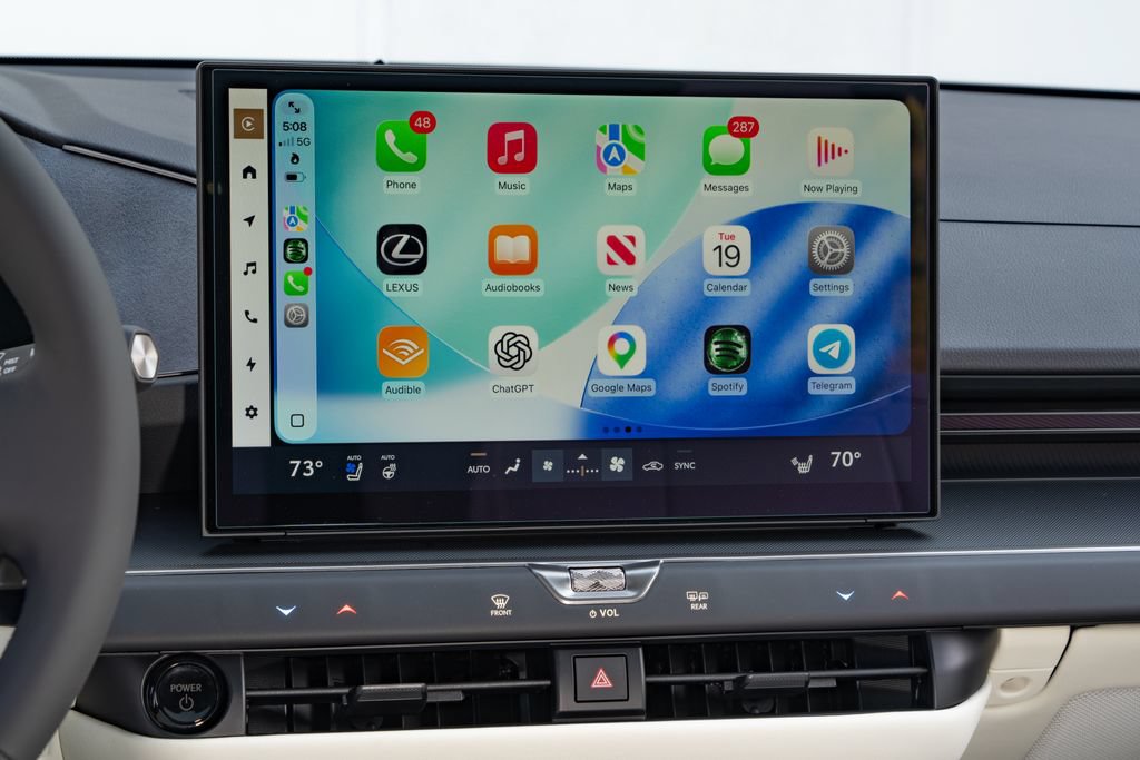 New 2026 Lexus ES 350e FWD image 15