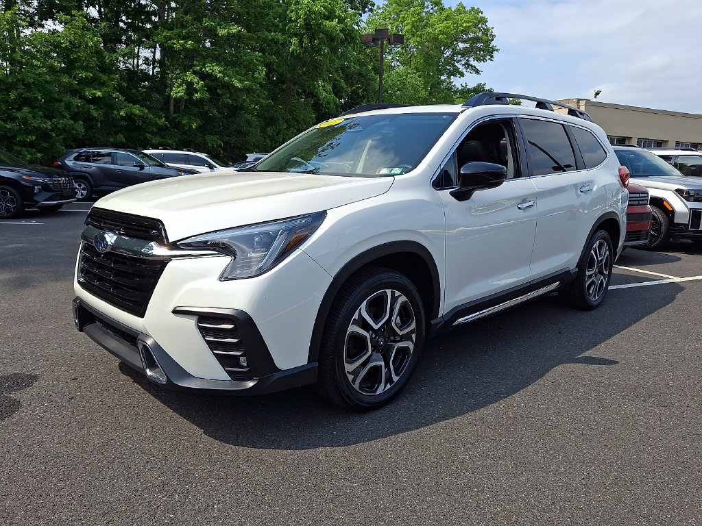 Used 2025 Subaru Ascent Touring w/ Popular Package #2 AWD/4WD image 3