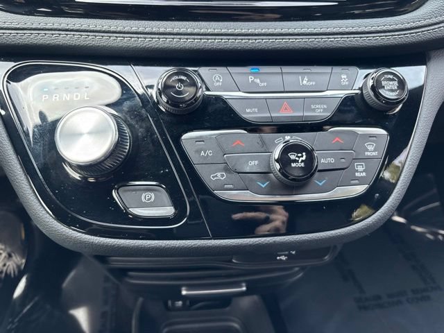 Used 2026 Chrysler Pacifica Select w/ S Appearance Package AWD/4WD image 24