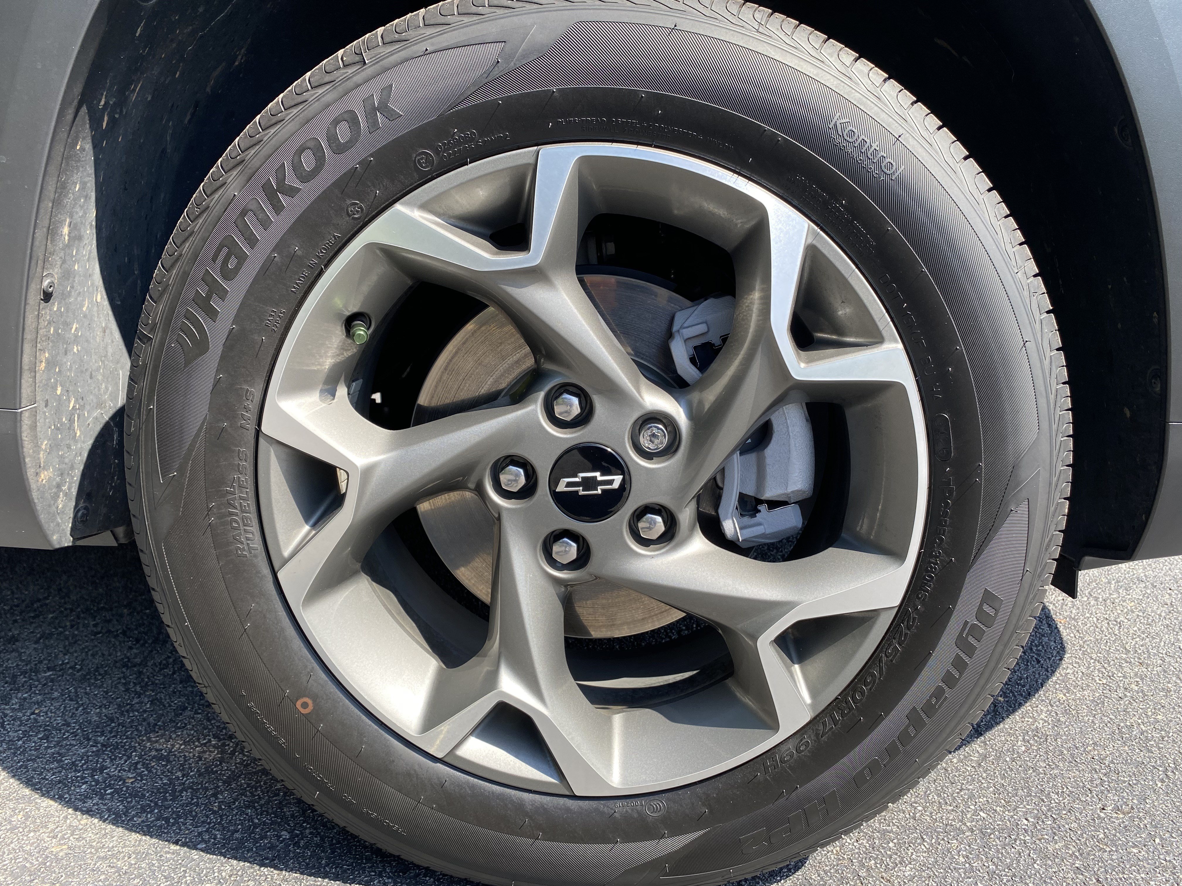 Used 2026 Chevrolet Trax LT w/ LPO, Blackout Package FWD image 13