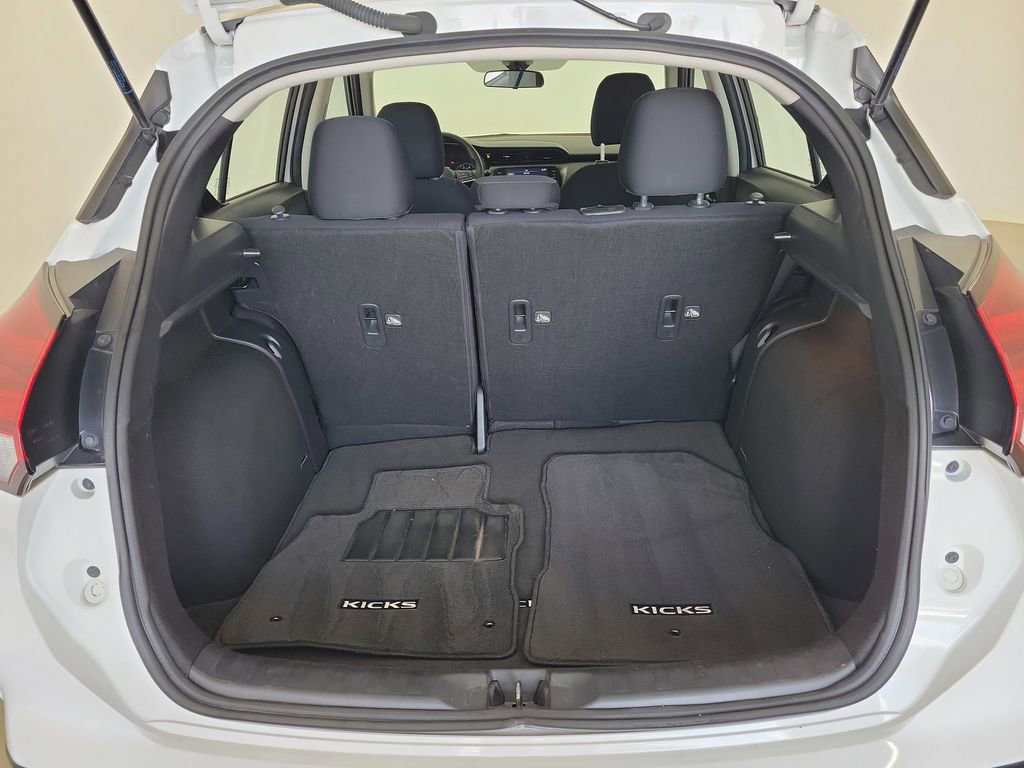 Used 2023 Nissan Kicks SV image 11