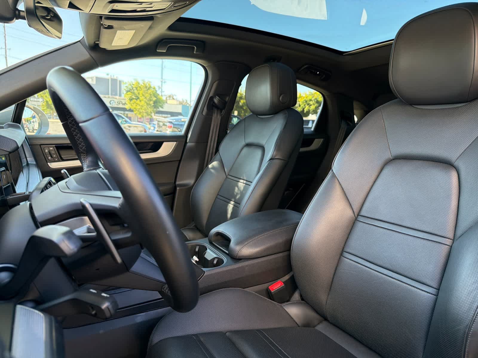 Used 2024 Porsche Cayenne S AWD/4WD image 5