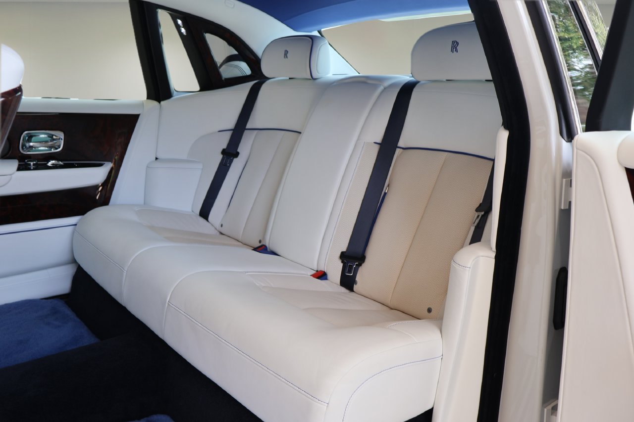 Certified 2023 Rolls-Royce Phantom Extended Wheelbase w/ Leather Finishing Pack RWD image 15