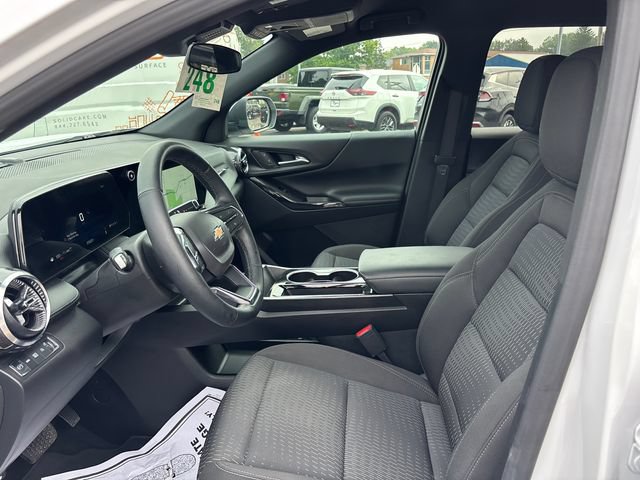 Used 2025 Chevrolet Equinox LT AWD/4WD image 6