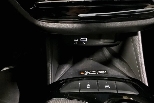 Certified 2025 Buick Envista Avenir FWD image 25