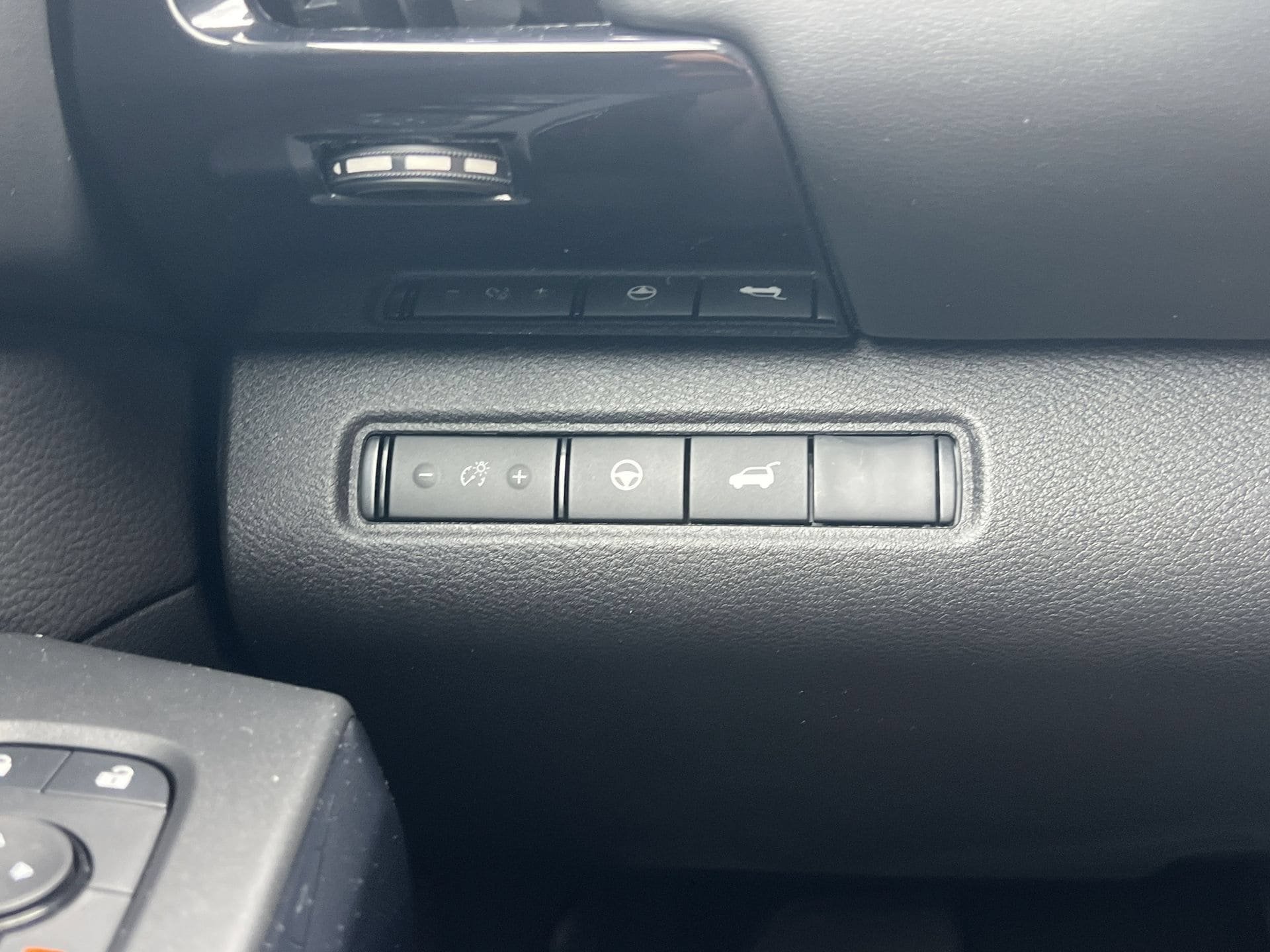 New 2026 Nissan Pathfinder SV AWD/4WD image 11