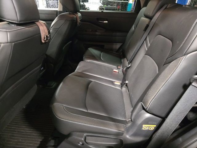 Used 2024 Nissan Pathfinder SL image 13