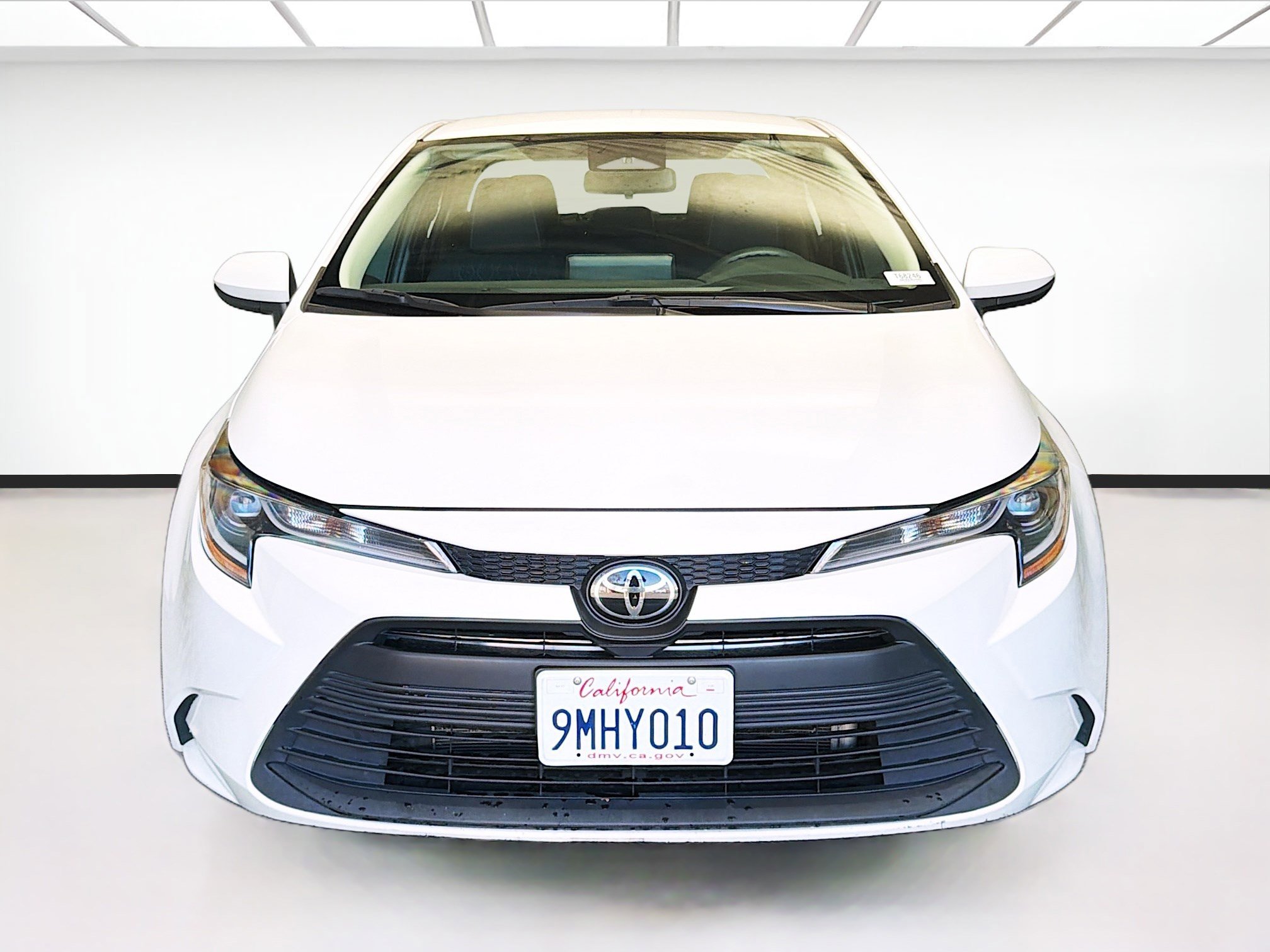 Used 2024 Toyota Corolla LE image 2