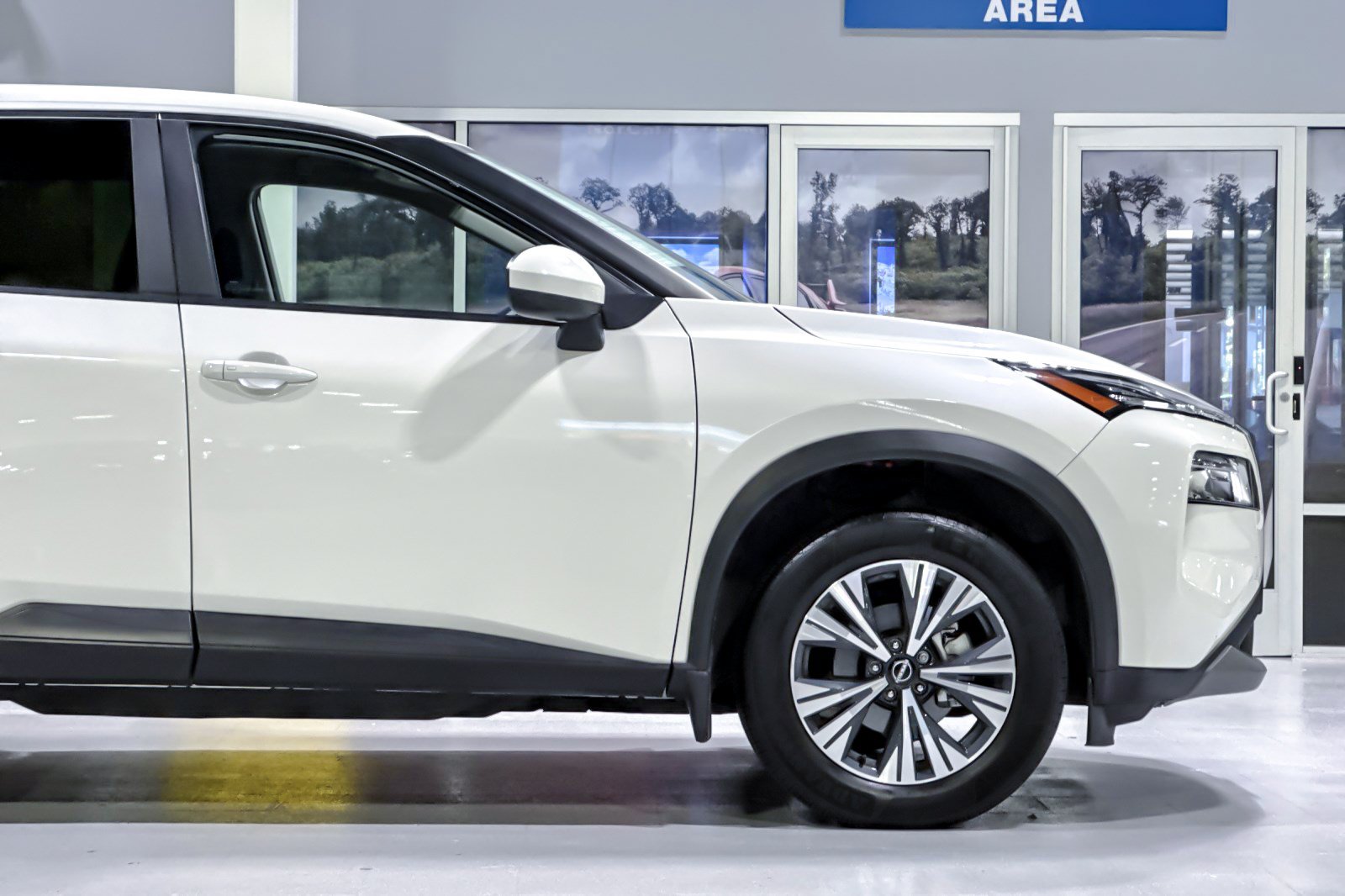 Used 2023 Nissan Rogue SV FWD image 34