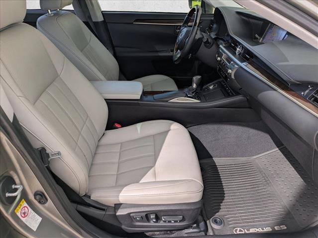Used 2018 Lexus ES 350 w/ Luxury Package w/Wood Trim FWD image 22