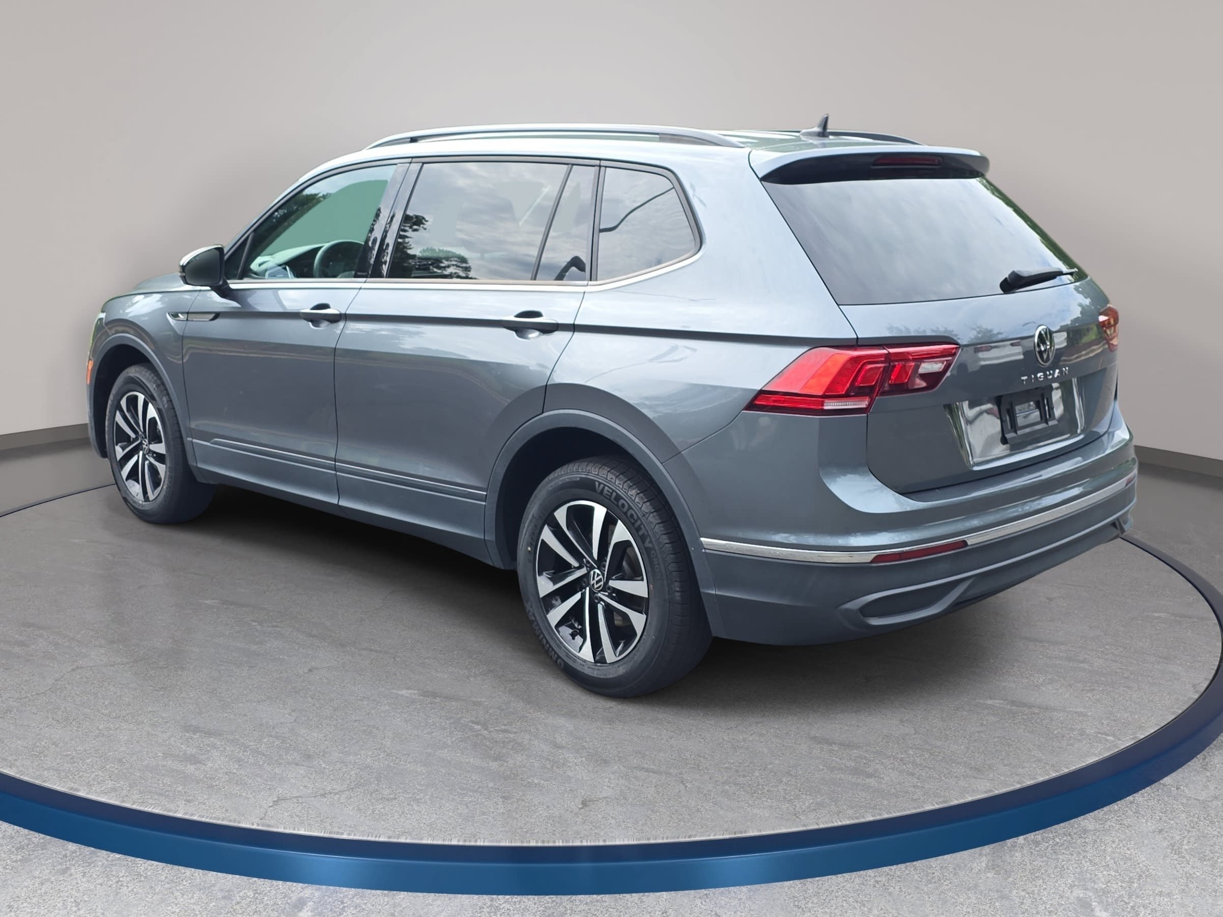 Used 2022 Volkswagen Tiguan S FWD image 7