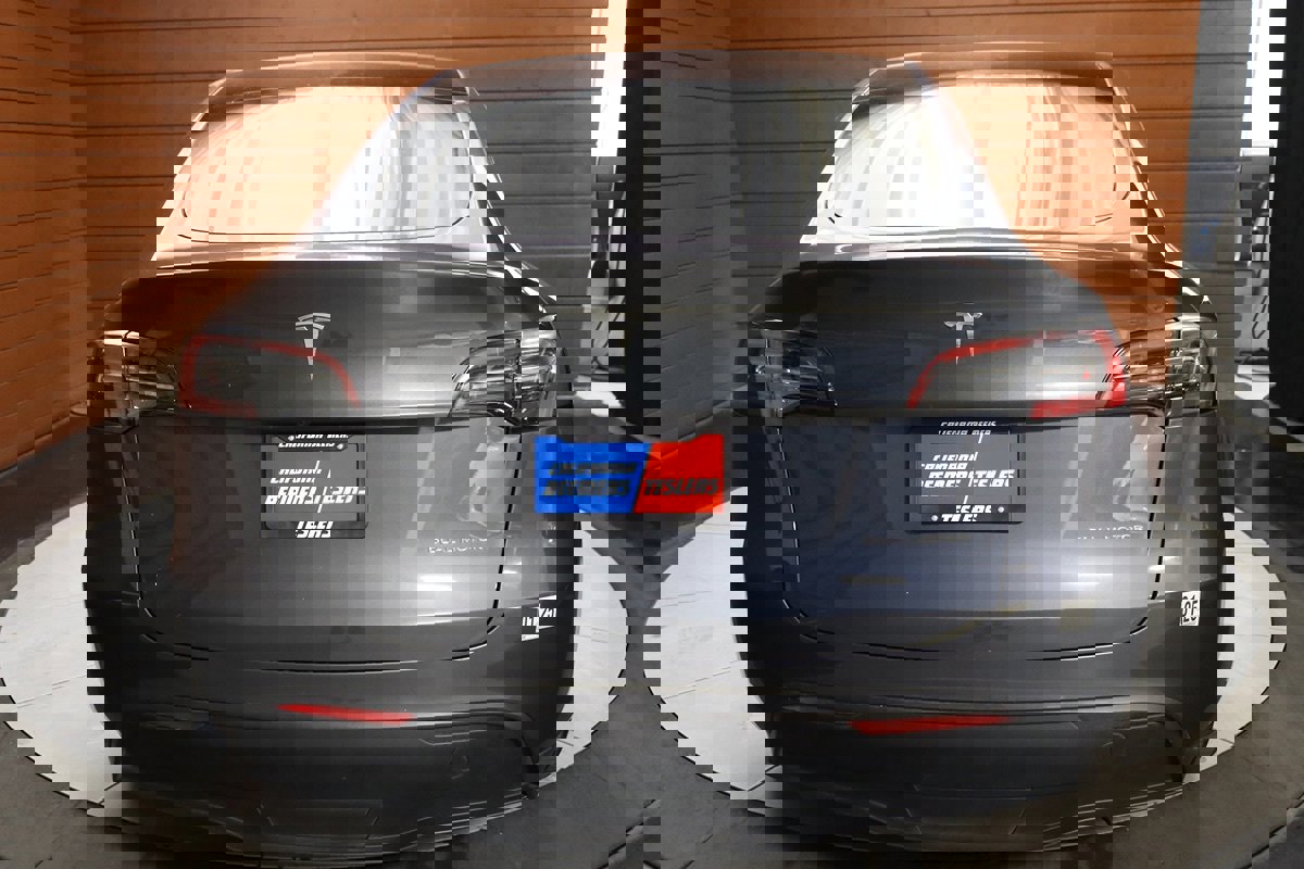 Used 2023 Tesla Model Y Long Range image 12