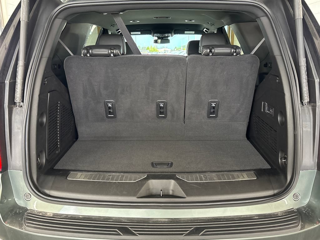 Used 2024 Chevrolet Tahoe Premier AWD/4WD image 33