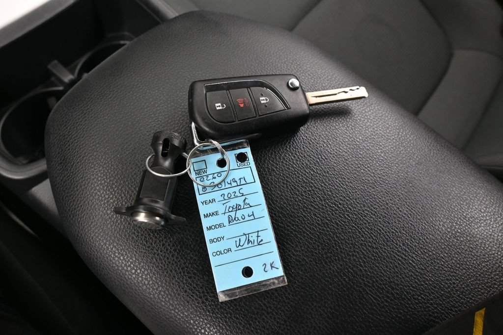 Used 2025 Toyota RAV4 LE AWD/4WD image 16