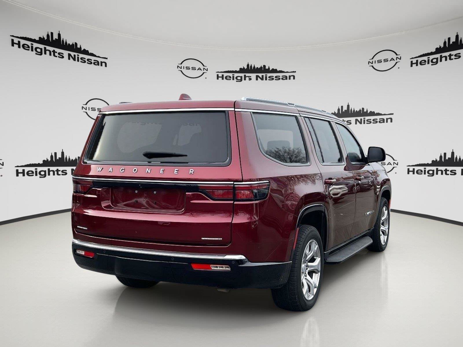Used 2022 Jeep Wagoneer Series II AWD/4WD image 4