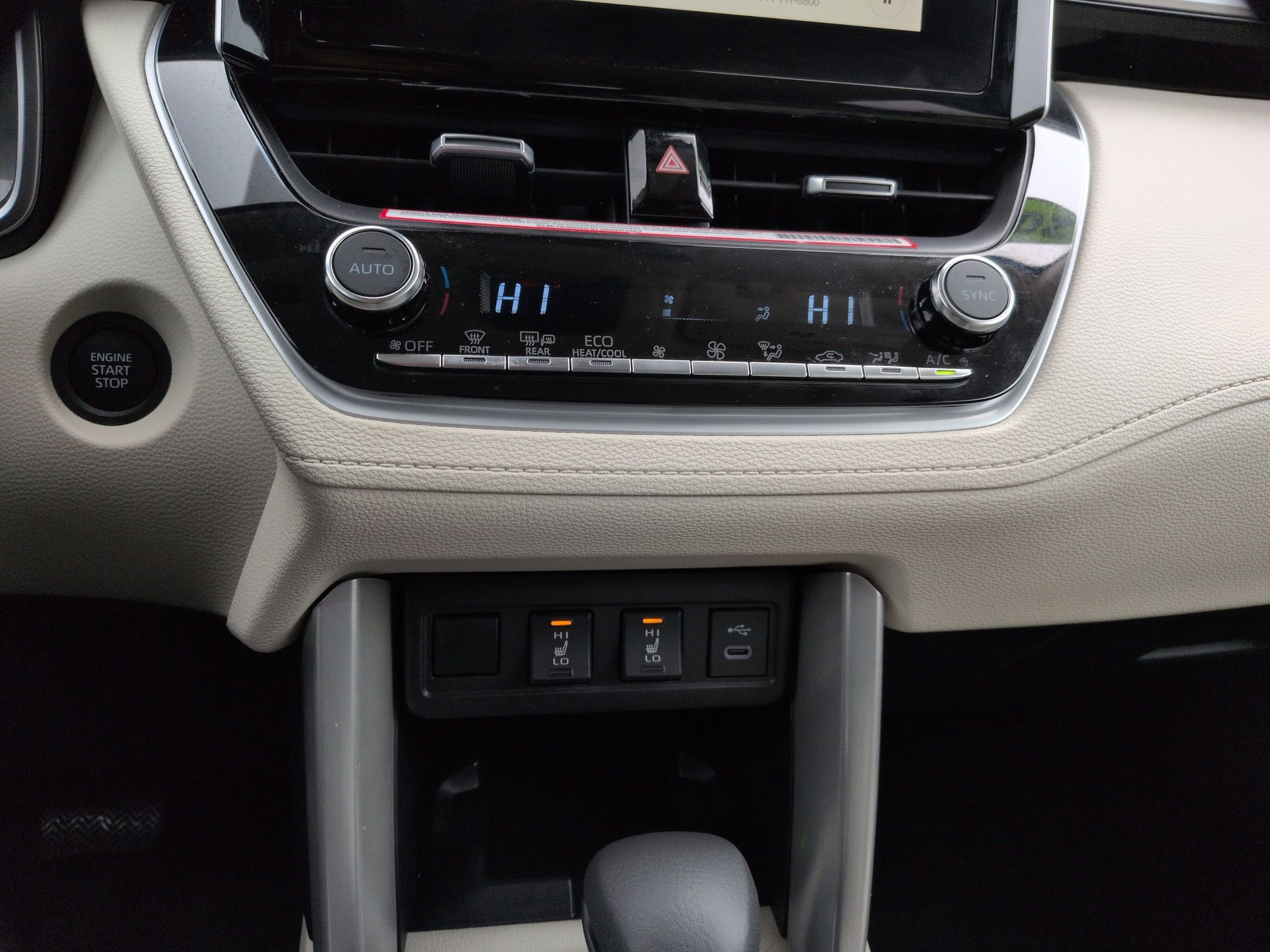 Used 2024 Toyota Corolla Cross XLE w/ Convenience Package image 13