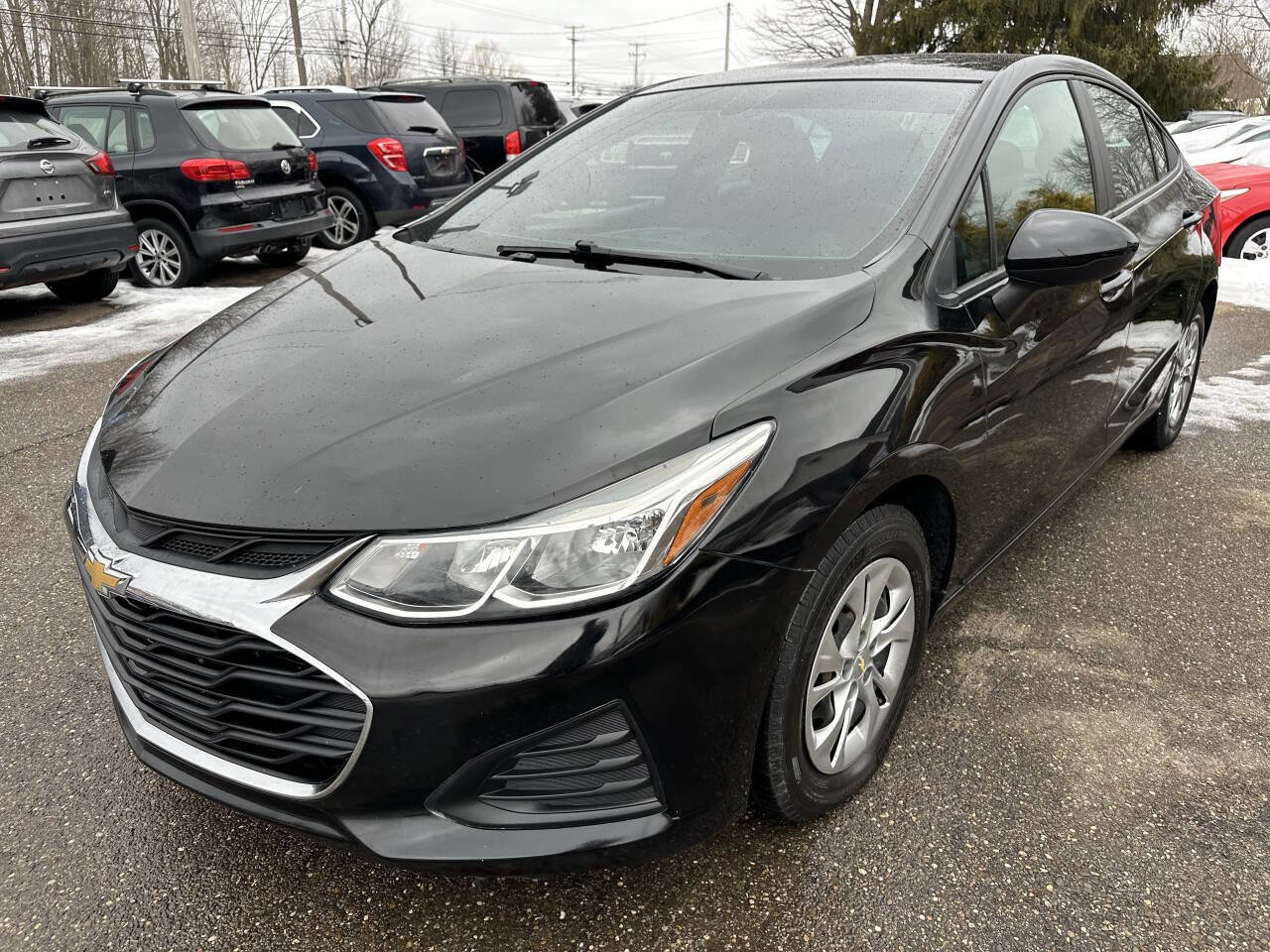 Used 2019 Chevrolet Cruze LS FWD image 2